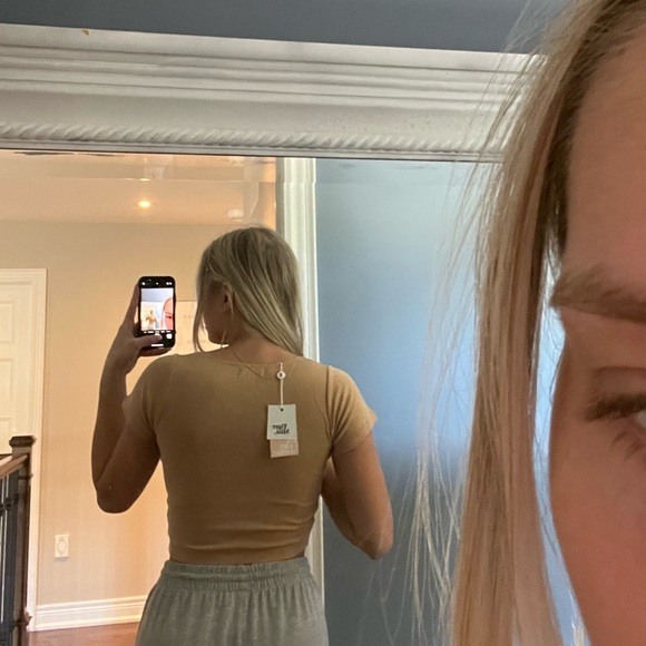 Brand New Tiger Mist Brown/Beige Crop Top! Tags Attached! - Picture 2 of 3